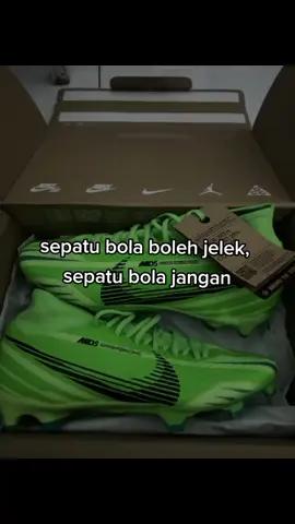 ⚽🥵#fypシ #sepatu #nike