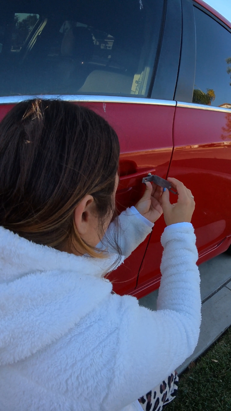 She wanted to try the tool out.. 🤣 Oxnard, CA.