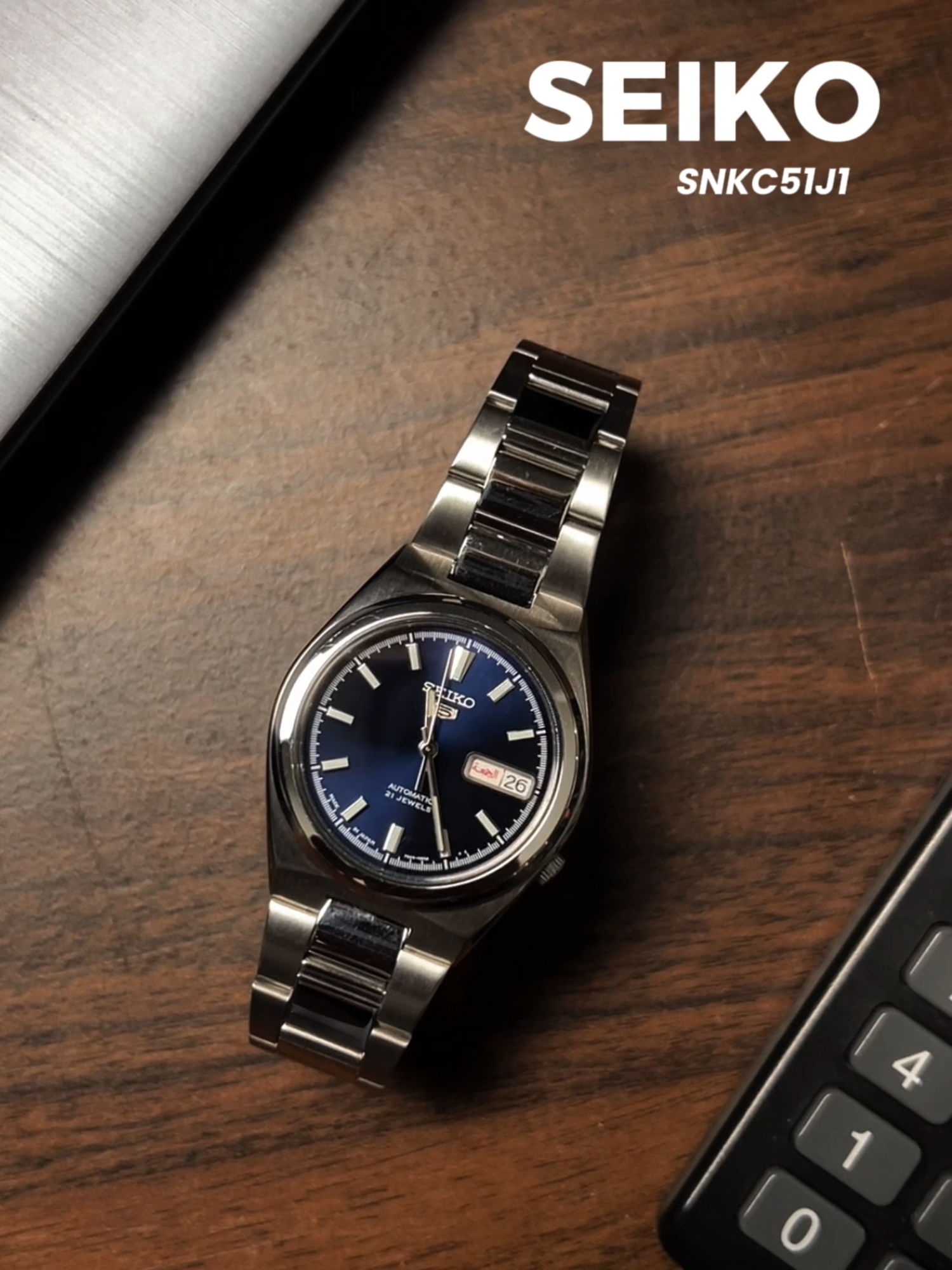 Model timeless dari seiko satu ini cocok banget buat lengkapin penampilan kalian yang klasik nih 😎 #aesthetic #seiko #timeless #review #watchenthusiast #cinematic #jamtanganpria #vintage #classic #surabaya #jamtanganoriginal