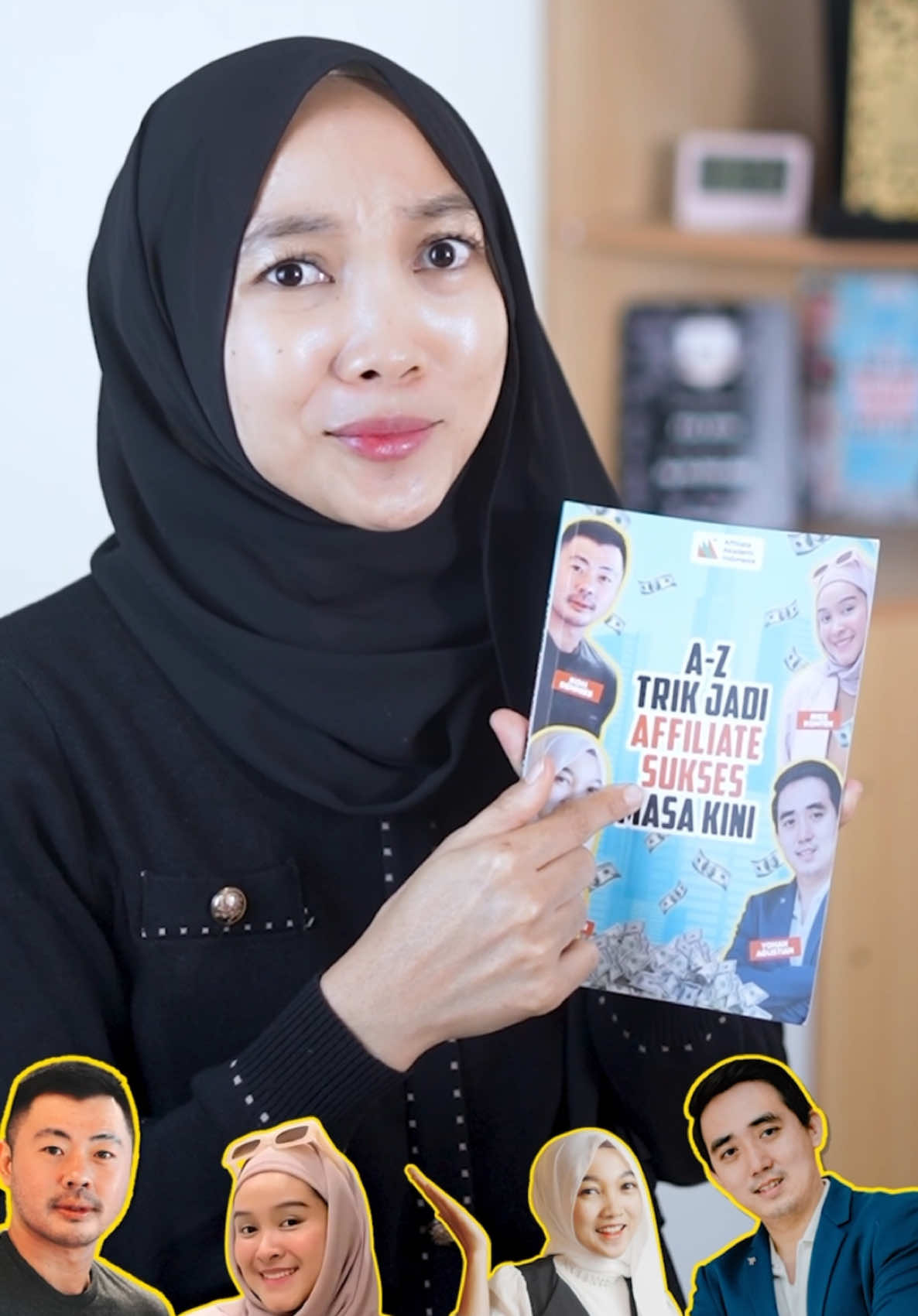 Membalas @yetisuci82 Satu orang aja yang ngajarin begitu apalagi 4 coba ??? Kurang komplit apa nih yang di Tunggu tunggu di kalangan Affiliate pemula  Eitsss ga cuma pemula, yang butuh materi lebih juga materinya di sini ada donk, kan bukan emak mobileclass doank yg jadi bagian pemula hehehe Ada kreator lain yang udah keren banget ilmu dan spak terjangnya di dunia konten dan affiliate ini Yaudah langsung gercep cek out bukunya sekarang ya  Dan samapai ketemu di Affiliate Akademi 🥰 #affiliateakademi #affiliatepemula #mobileclass #fearini #edukator #kontenkreator 