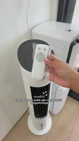 Penyelamat kegalauan selama ini, aselinalah hareudang alias geurah, mau pasang AC lagi tuh maju mundur, pertama mahal kedua tagihan listrik juga pasti makin bengkak Jadi keputusan berlabuh di aircooler ini, wattnya kecil cuman 45watt aja, dan sudah 3 in 1 evaporatife air cooler (jadi aircooler, ionizer dan humidifer) #fyp #aircooler #mideaaircooler #ceuwahid #homedecor 