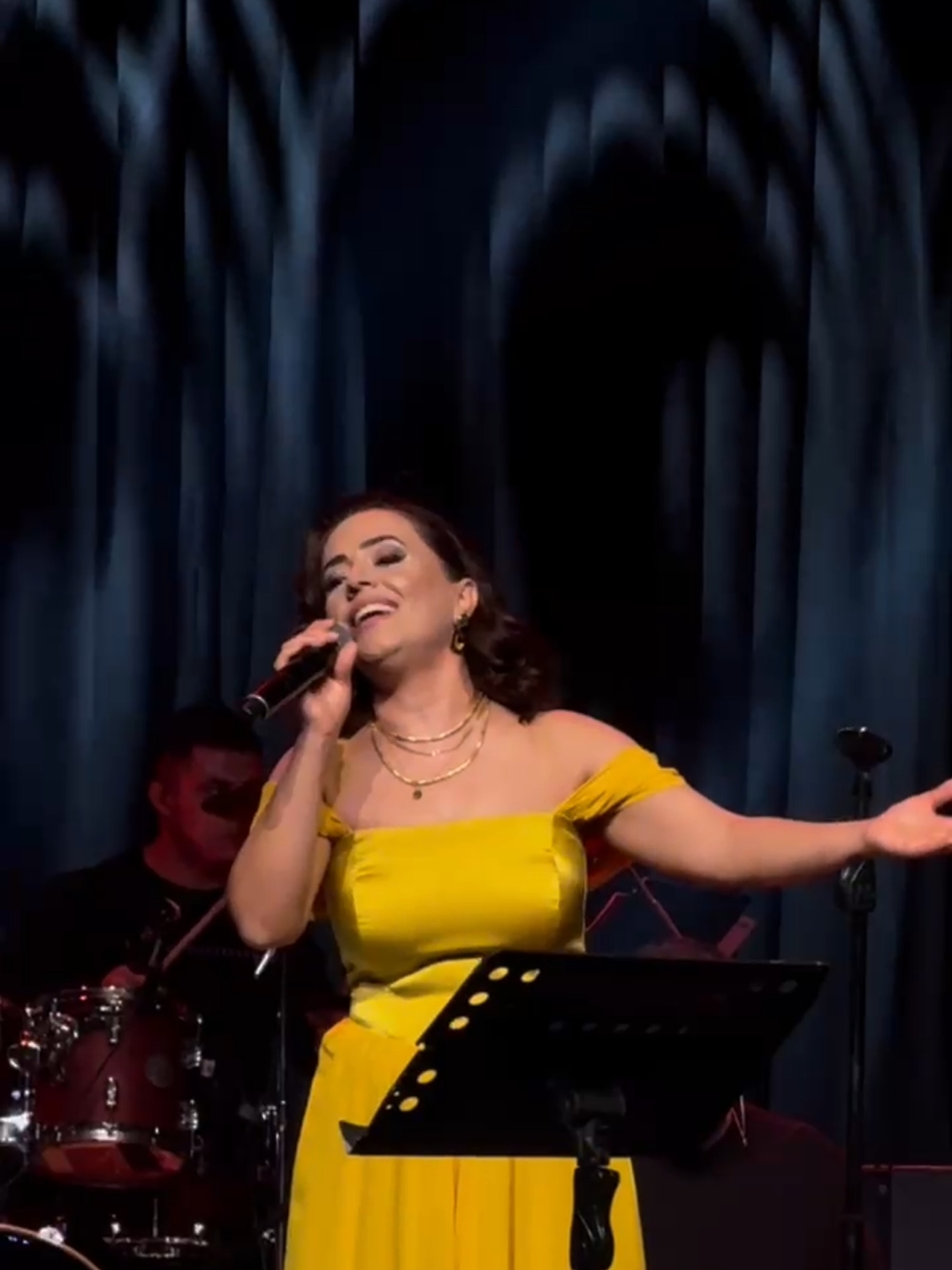 Ruhê min tenik bûye yarê Dilê min dişewite yar' ❤️ Yaklaşan Konserler 👇 Görüşmek dileğiyle ❤️ 📍7 Kasım / Türkan Şoray Kültür Merkezi - Antalya  📍16 Kasım / Necip Fazıl Kısakürek Kültür Merkezi - Erzurum 📍17 Kasım / Kars Kültür Merkezi - Kars 📍18 Kasım / Iğdır Kültür Merkezi - Iğdır  📍20 Kasım / Ağrı Kültür Merkezi - Ağrı  📍21 Kasım / Muş Öğretmen Evi - Muş  📍22 Kasım / Ahmet Güneş Tekin Kültür Merkezi - Batman Biletler 🎟️ : Biletinial / Biletix Tekilî/ İletişim: @risusorganizasyon / ig 🎥: @plntnc21 🙏❤️ / ig    #xece #antalya #erzurum #kars #ığdır #ağrı #muş #batman 