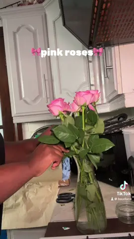 Pink roses 💗 #fyp #flowers #roses #pinkroses 