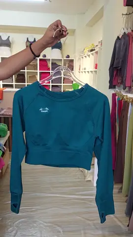 မကြာခင်ဆောင်းရောက်တော့မယ်ဆိုတော့..... gym girl လေးတွေအကြိုက်Topလက်ရှည်လေး...#foryou #Pompeisportswear #workout #tiktokmyanmar #activewear #sportswear #foryourpage #fyp #pompeisportswear 