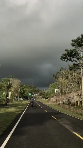 ✨#gunungkidul #mendungtanpoudan #motoran 