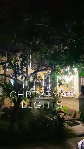 Transform your holiday space with our enchanting Christmas raindrop lights! Perfect for creating a cozy, festive atmosphere. ✨ #ChristmasLights #HolidayMagic #christmasdecor 