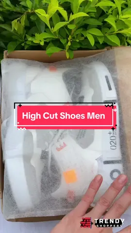 High-Cut White Top Shoes For Men. #sportsshoes  #hightopshoes  #highcutshoes  #whiteshoes  #shoeslover 
