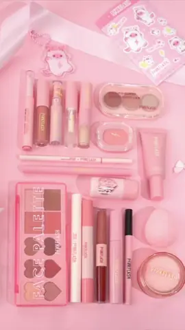 Exclusive 4 years Anniversary makeup set collections, dapetin juga gantungan kunci dan sticker Pinkyboo yang super lucu, jangan sampai kehabisan!! #pinkflash #pinkflashbeauty #Flashing4Years #pinkflashmakeupset