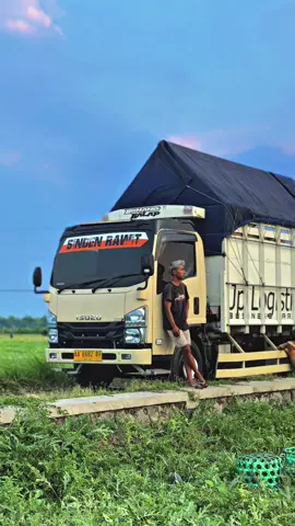 kamu dimana sama siapa 😫 #fyp #fypシ #masukberanda ##masukberandafypシ##sindenrawit##storydriver##storytruck##supirtrukindonesia🇮🇩##drivermuda##drivermudapunyacerita##xyzbca##foryou##CapCut