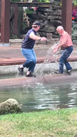 I don’t know about the water kicking 🤣 #imjustbait #trending #log #rolling @xiandreaix 