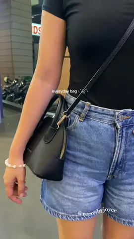 this mini bag from bostanten 💫 #bag #minibag #slingbag #handbag #bostanten #bostantenbag #blackbag #bagrecommendation 