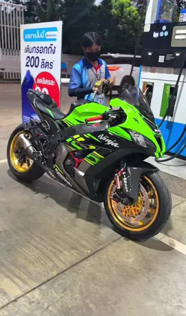 เด็กปั้ม ถามเอา 95 พรีเมียร์ใช่ไหมครับ ป่าวครับ E20 200 ครับ 5555 💚 #zx10r  #สายบันเทิง #fyp 