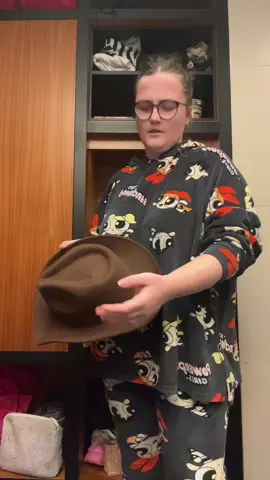 Finally did a hat flip in a video 🤣 yes when i was 13 i would sit in my room and pratice hat flips #sheriffcaitlyn #realcowboy #pedropascal #leagueoflegends 