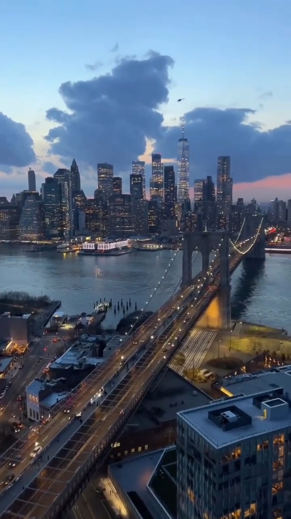 Bridge Vibes 🌉 #BridgeVibes #USAEditFlow #NewYorkAesthetic #CityScape #HeavyEdits #ForYou #FYP #ViralEdits #NYCBridge #UrbanBeauty #BigApple #NYCNights #CinematicViews #NYCLife #TrendingNow #SkylineScenes #usa🇺🇸 #usa_tiktok #usatiktok 