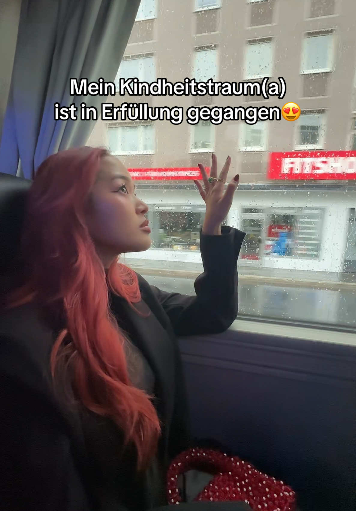 Kindheitstraum(a)😍 ich hab‘s so geliebt auch wenn jahrelang Albträume von der Oma mit den roten Augen hatte😭 #xfactordasunfassbare ig:baochiinguyen