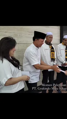 momen salaman, Bapak Sugianto dan Ibu Masni, Pelepasan Karyawan PT GRAKINDO MAJU SUKSES beserta Guru Perguruan Wahidin Bagansiapiapi untuk melaksanakan ibadah Umroh 2024 #grakindomajusukses #bagansiapiapitempodoeloe #峇眼亚比 #bagansiapiapirohil #rokanhilir #rohil 