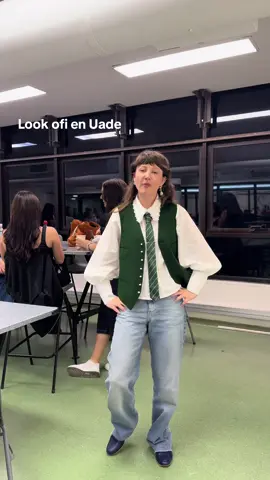 Look ofi en #uade #outfitideas #outfitinspo #looksdeoficina #looks #tiktok #everydaylook #lookdiario #lookworkinggirl #uadebizarre #profe #uadeschool 