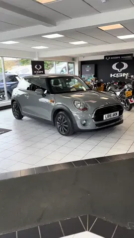 Autovillage Cheltenham are pleased to present this stunning, low millage AUTOMATIC Mini One finished in Moonwalk Grey. Being the 1.2L this is not only very economical but also cheap to insure! Specification includes; excitement pack, upgraded infotainment screen, heated windscreen, centre arm rest and auto wipers/ headlights just to name a few. If you would like to arrange a test drive, give us a call on 01242 243243 and visit out website www.autovillage.uk.com #mini #minione #minicooper #moonwalkgrey #minijcw #f56 #minijohncooperworks #hatch #hothatch #automatic #car #cardealer #cardealership #fyp 