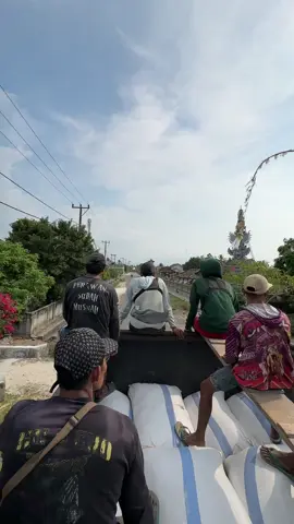 Lelaki itu bekerja bukan bercerita #kuli #kulimaco #gabahbalap🌾 #pabrik 