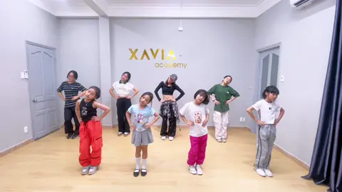 APT - Rosé & Bruno Mars 😍 Bài hát vui nhộn quá, nghe là chỉ muốn nhún nhảy theo thui. 😍🔥🔥 #APT #rose#rosktokdance #kpopcoverdance #dancecover #dancechallenge #kpopdance #xaviaacademy