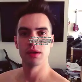 shirtless jam ! #panicatthedisco #patd #brendonurie #thisismyfirstvideooninstagram 