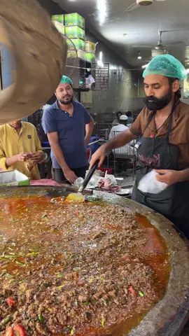 Majha Kaleji Model Town Lahore #majhakalejiwala #fastcooking #tawakaleji #muttoncurry #liverfry #masalakaleji 