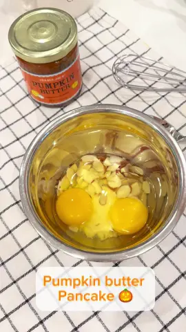 Pumpkin butter pancake #breakfast #pumpkinbutter #pumpkinpancake #traderjoes #fypシ 