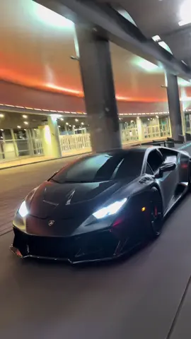 Dear Bruce. 🦇 #lamborghini #huarcan #svj #batman #money #supercar 