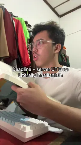 Mon izin @UT tolong ya servernya dikondisikan😭😭😭😭 ini submit diskusi nunggunya ampe 30 menit😭