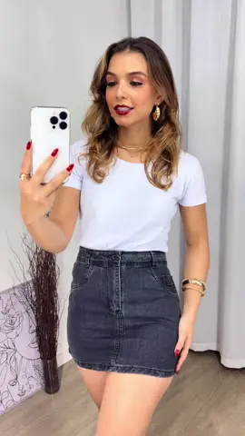 ✨ Nova Chegada! ✨ Conheça nossa saia cinza sem elastano! Perfeita para compor looks modernos e elegantes. Disponível do 34 ao 44. Não perca! #ModaBrás #SaiaCinza #LançamentoFashion