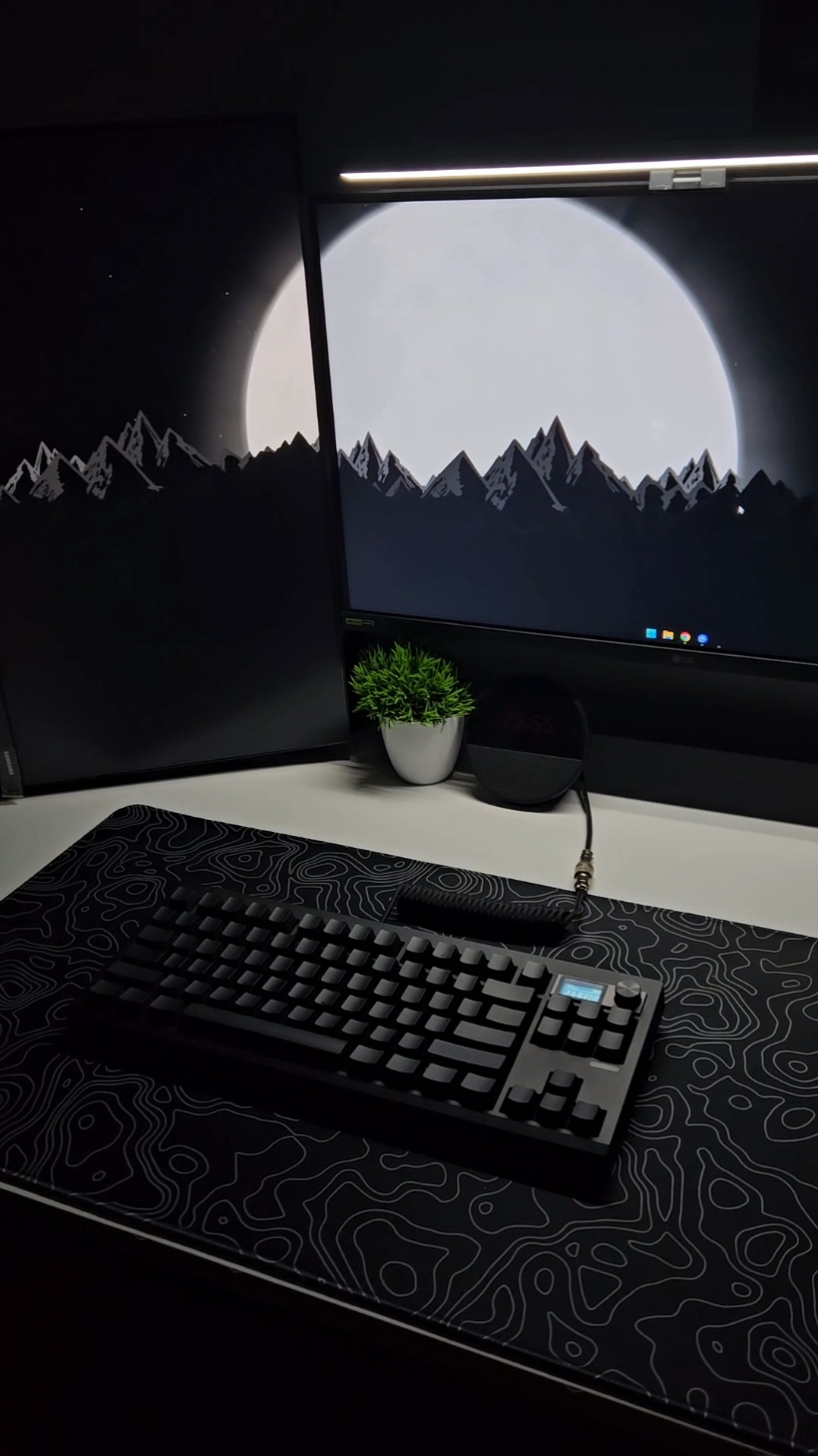#Tech #techtok #wallpaper #setup #pc #allblack