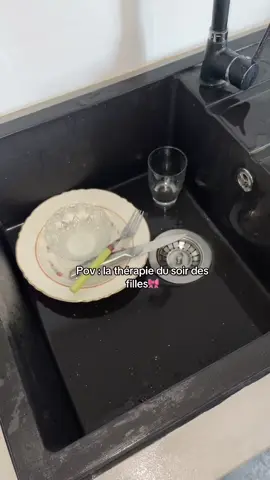 Notre passion les filles 😍😍 #pourtoipage #pourtoi #viraltiktok #fyp #nettoyage #cleaningtiktok #cleaningasmr #nettoieavecmoi #maisonpropre #toilettes #menagemaison #foryourpages #CleanTok #tiktokfrance #plaquedecuisson #fille #vaisselle #clean 