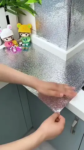 papel alumínio autocolante ,para proteger seu armário e outras superfície. por um preço baratinho na Shopee ,link na bio.#papelautocolante  #papeldeparerde #cozinhaorganizada inhaorganizada