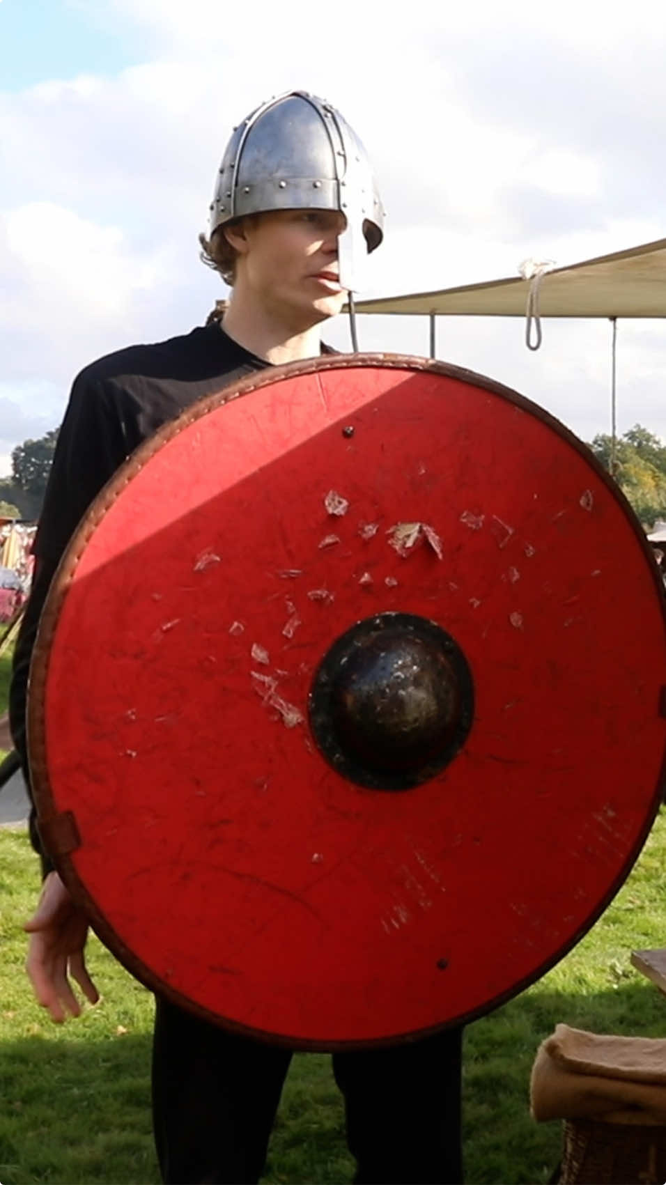 Sneaking into the most famous medieval battle?! Alfie Dundas & The Battle of Hastings. On YouTube and in that famous bio of mine 🏰