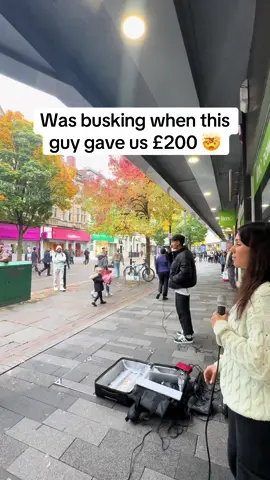 Can’t believe he gave us THAT much money 🤯 @Paigeleighofficial  #fyp #foryou #singing #singer #busking #busker #public #reaction #edsheeran #heartbroken #heartbreak #sad 