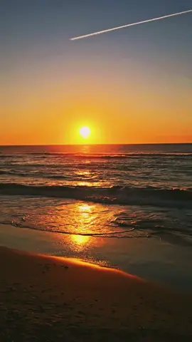 Golden Sunset ❤️ 🌆  #foryou  #sunsets  #sunsetlover  #tanger #maroc  #المغرب🇲🇦تونس🇹🇳الجزائر🇩🇿 #tiktoklongs #المغرب 