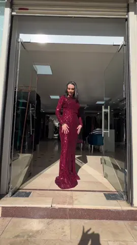 Balık formunda muhteşem bir abiye sizlerle 50 bedene kadar mağazamızda mevcuttur, instagram @şilanek_abiye sayfasından sipariş verebilirsiniz.  #elbise #abiye #giyim #moda #abiyeler #büyükbedenabiye #fashion #satılıkabiye #abiyemodelleri #giyim