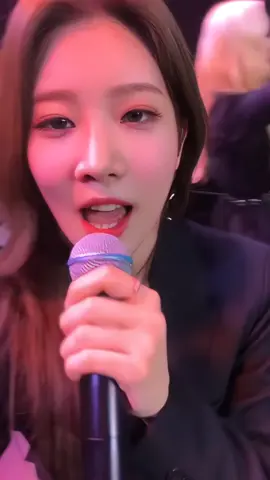 eu particularmente não gostei dessa qualidade , mas vai saber né,  vai que alguém gosta por isso tô postando 😜 , ELA FALANDO LOUCA NK FINAL AJHDKAKAL #kimlip #loona #artms #fancam #4k #sinbcams 