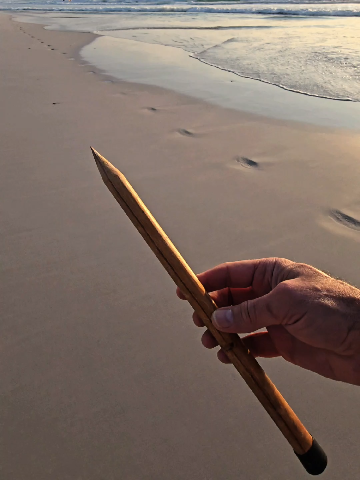 Creating Art in the Sand with a Large Pencil #BVIRAL @beachscriber