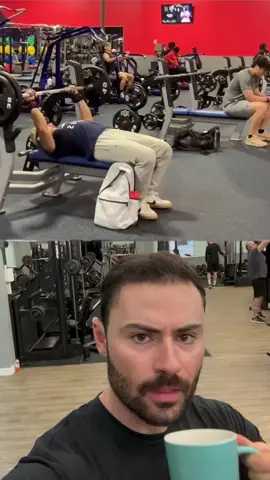 Obrigado amigo, voce é um amigo #treino #academia #supino