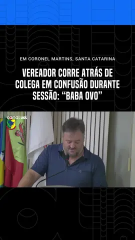 Uma sessão legislativa na Câmara Municipal de Coronel Martins (SC) terminou em confusão após dois vereadores brigarem na noite desta segunda-feira (28). #UOLNotícias #UOL #Notícias #Política #SantaCatarina #CoronelMartins