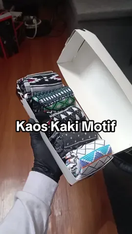 Kaos kaki Panjang Motif 1 Box isu 5 #kaoskaki #kaoskakimotif #kaoskakipanjang #kaoskakipria #kaoskakiwanita #fyp 