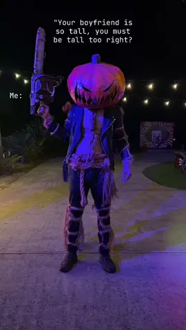 Scare-actor edition🎃💕  SSHH👻😱 . . I havent been able to do spooky content this month of october so have this silly trend ive been seeing on my fyp, in our characters from the haunt we work at🎃 ifkyk👀  @Soul Screams🎃🇵🇷  . i love the fact that he always says yes to me and my silly video ideas 🫶🤣 . . #hippoquirk #sshh #cosplay #calabacin #trend #number44 #coupletrend #scareactor #scareactors #soulscreamspuertorico #soulscreams #spookyseason 