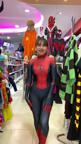 Traje para adultos en este halloween Visítanos en Reino Encantado Hupermall piso 2 local 16 justo frente a los ascensores en Cochabamba #Superhéroes #trajesjuveniles #marvel #chicaspider #cochabamba #tiendadisfraces 