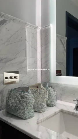 in dallas with @BondiBoost for sabrina!!! 💝🍭