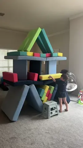 Christmas gift ideas for your little ones!!! 🎄🎅🏻 #christmaspresentideas #kidschristmasgifts #fyp #christmastoys #toddlersoftiktok #toddlertok #kidsoftiktok #toysforkids #christmastoys @Nugget #giftideas @RIWI® XXL Blocks 