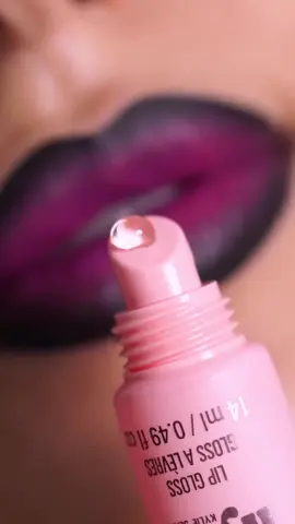 Witchy vibes 🧙‍♀️  #makeuphacks #halloweenmakeup #beauty #ombrelips #fyp #halloween 