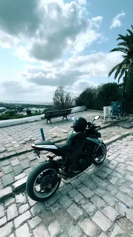 My beauty ❤️‍🔥🖤🩶🫀 #kawazaki_z1000 #CapCut #fyp #foryou #viral #الشعب_الصيني_ماله_حل😂😂 #اذكروا_الله #viralvideo #adrenaline #foryourpage #for #moto #like #lyrics #Love #humor #humorbrasil #kawazaki #motorcycle 