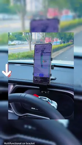 With this bracket, you no longer have to look down at the navigation system.#tiktokshopsgsale #tiktokshopcrossborder_seasales #fyp #Bracket#carmount #mobilephoneholder #navigation #forcars 
