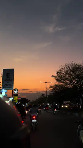 ada yang tau ini dimana?😇 #fyp #padahariini #JelajahLiburan #fypage #sunset #marduaholong 
